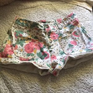 Shorts with flower design